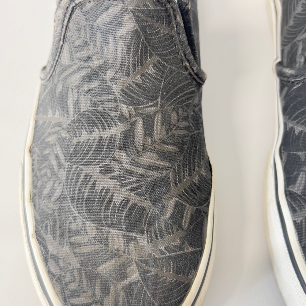 Vans Women’s 7.5 Gray Tropical Leaf Patterned Slip-On Shoes - Picture 7 of 10